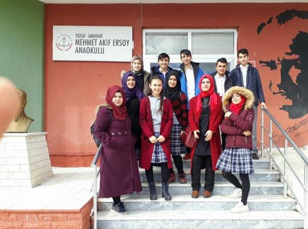 Okulumuz Çocuk Gelişimi bölümü öğrencileri Esma BOZKURT hocamız eşliğinde Mehmet Akif Ersoy Anaokulunu ziyaret etti.