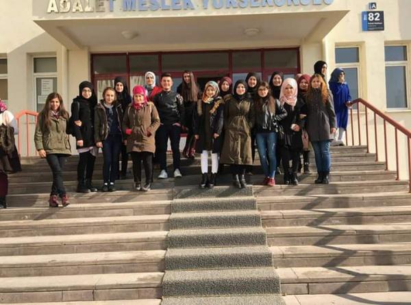 12. Sınıf Öğrencilerimizle Kayseri Erciyes Üniversitesi Gezisi Yaptık.